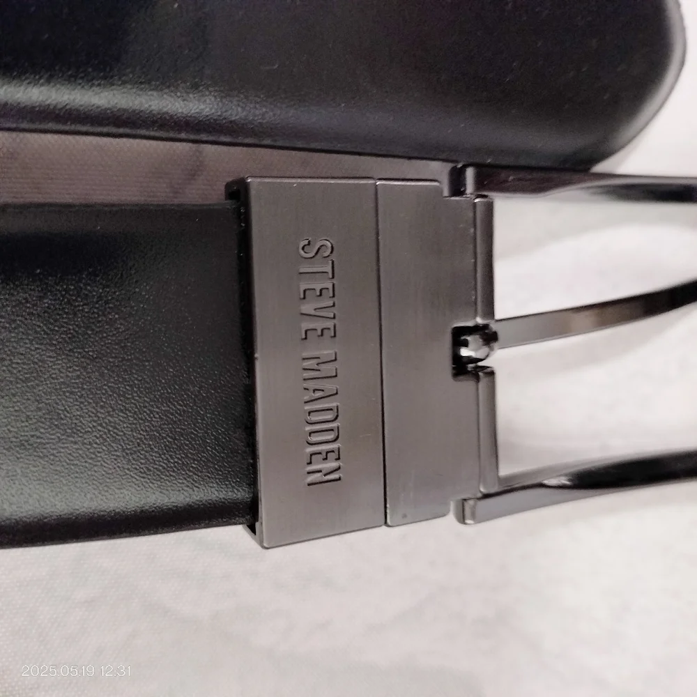 Steve Madden Black/Brown Reversible Sz 38 Belt Silver Buckle Classic Business